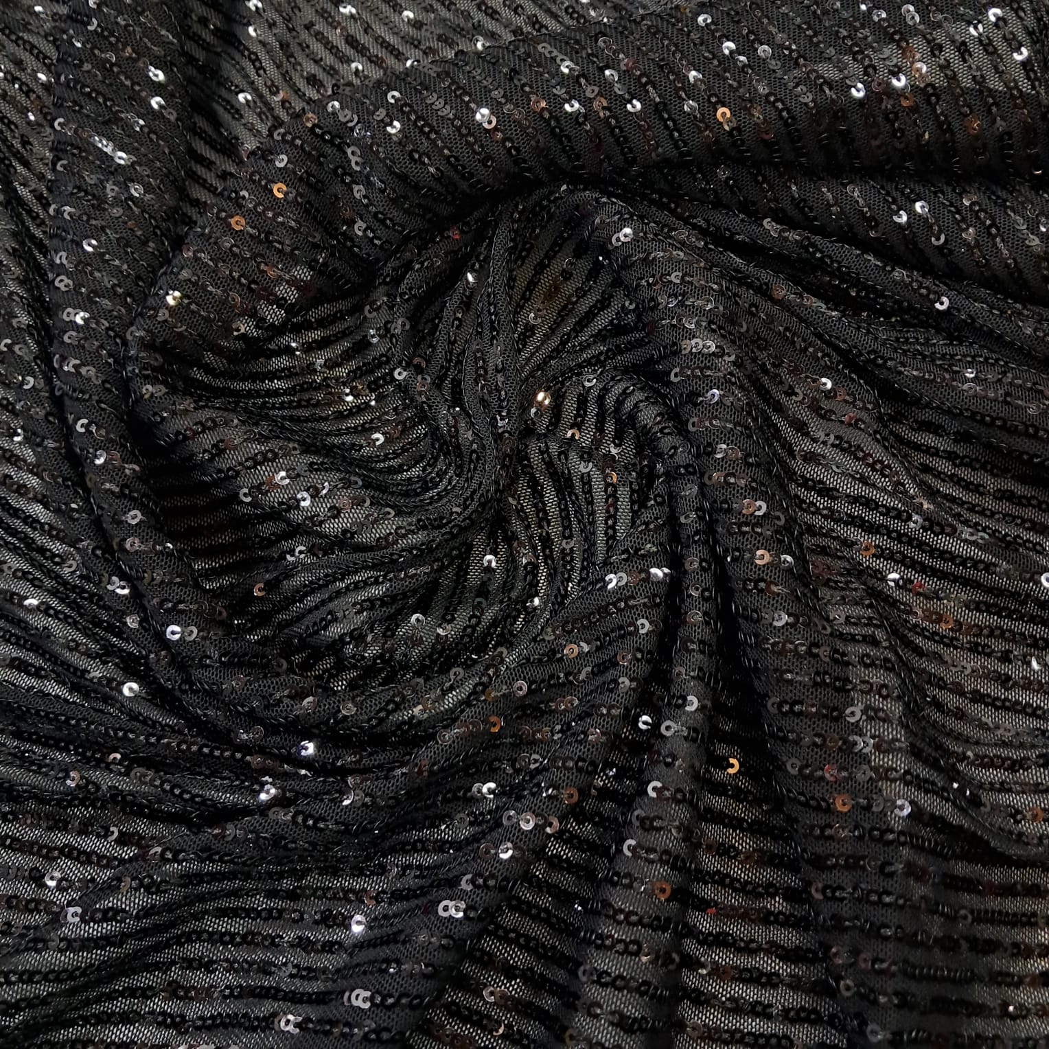 TECIDO TULE COM PAETÊ PRETO 98% POLIÉSTER 2% ELASTANO - Cópia (1)