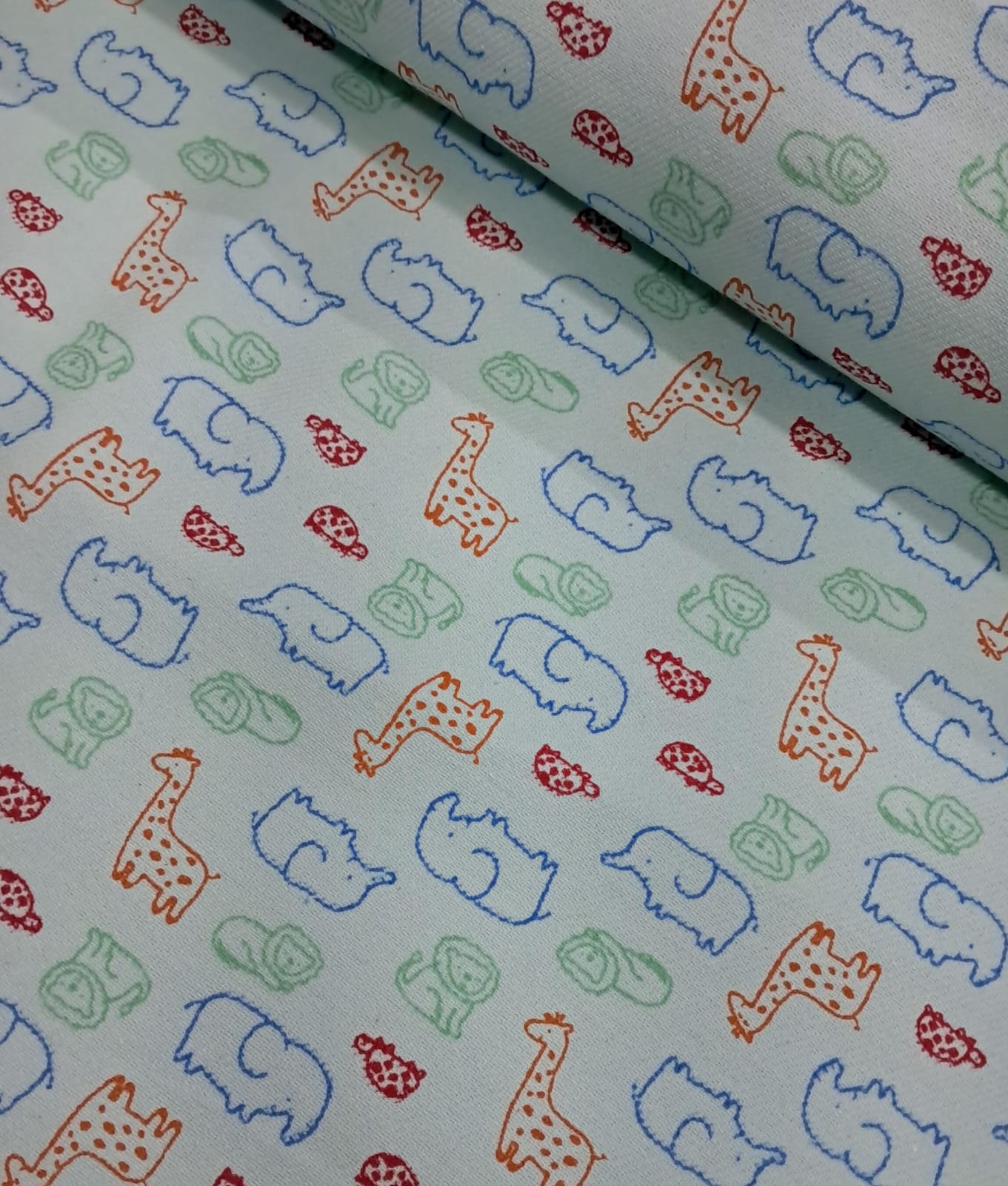 TECIDO FLANELA SÃO JOANENSE INFANTIL 100% ALGODÃO  SAFARI FD VERDE 