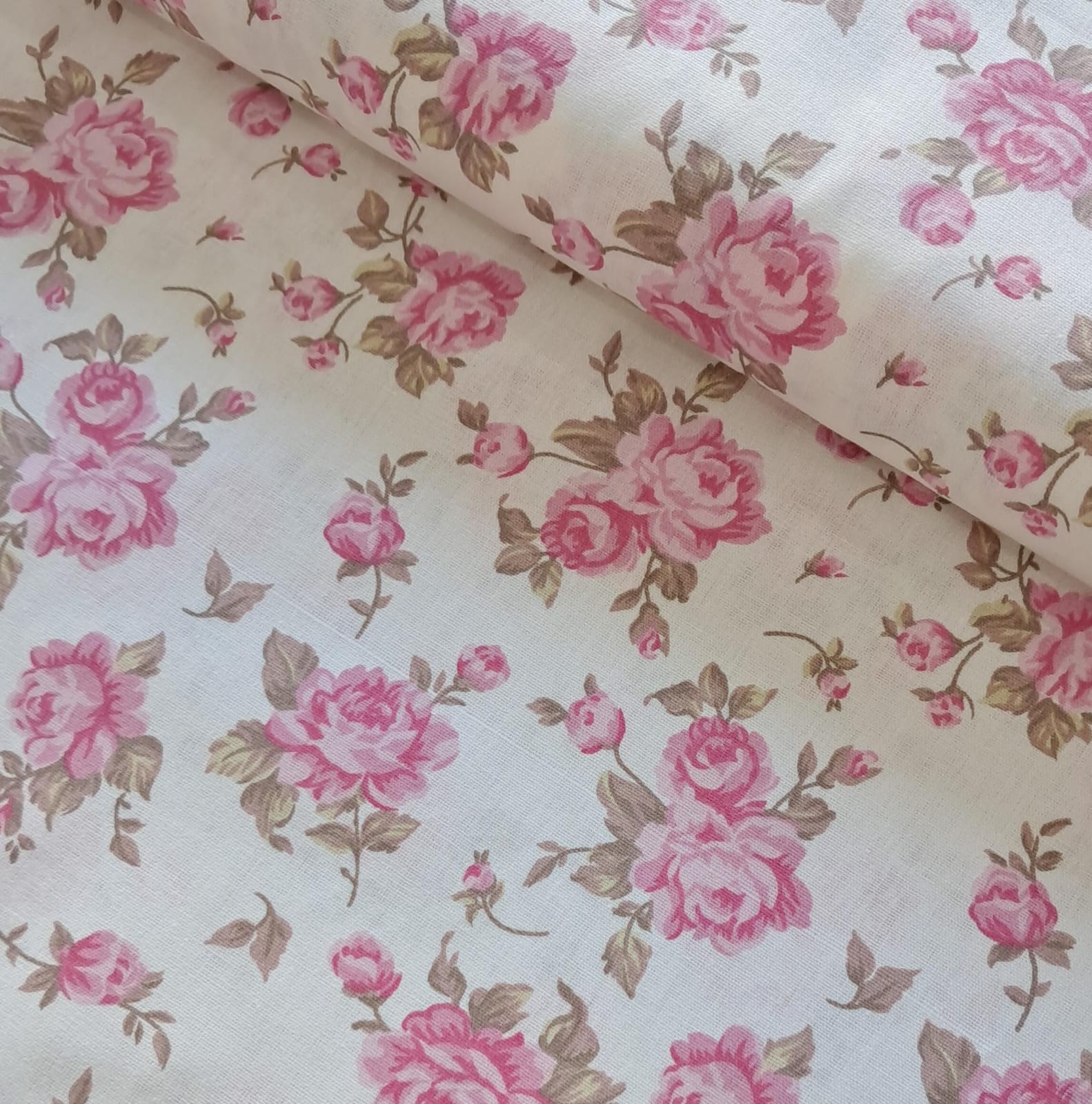 TECIDO TRICOLINE ESTAMPADO 100% ALGODÃO FLORAL ROSA G