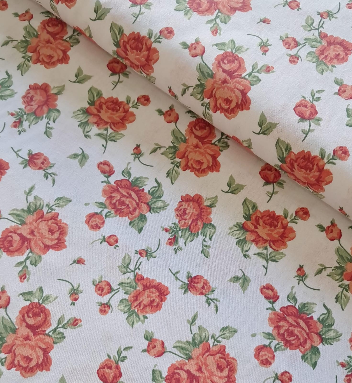 TECIDO TRICOLINE ESTAMPADO 100% ALGODÃO FLORAL ROSAS