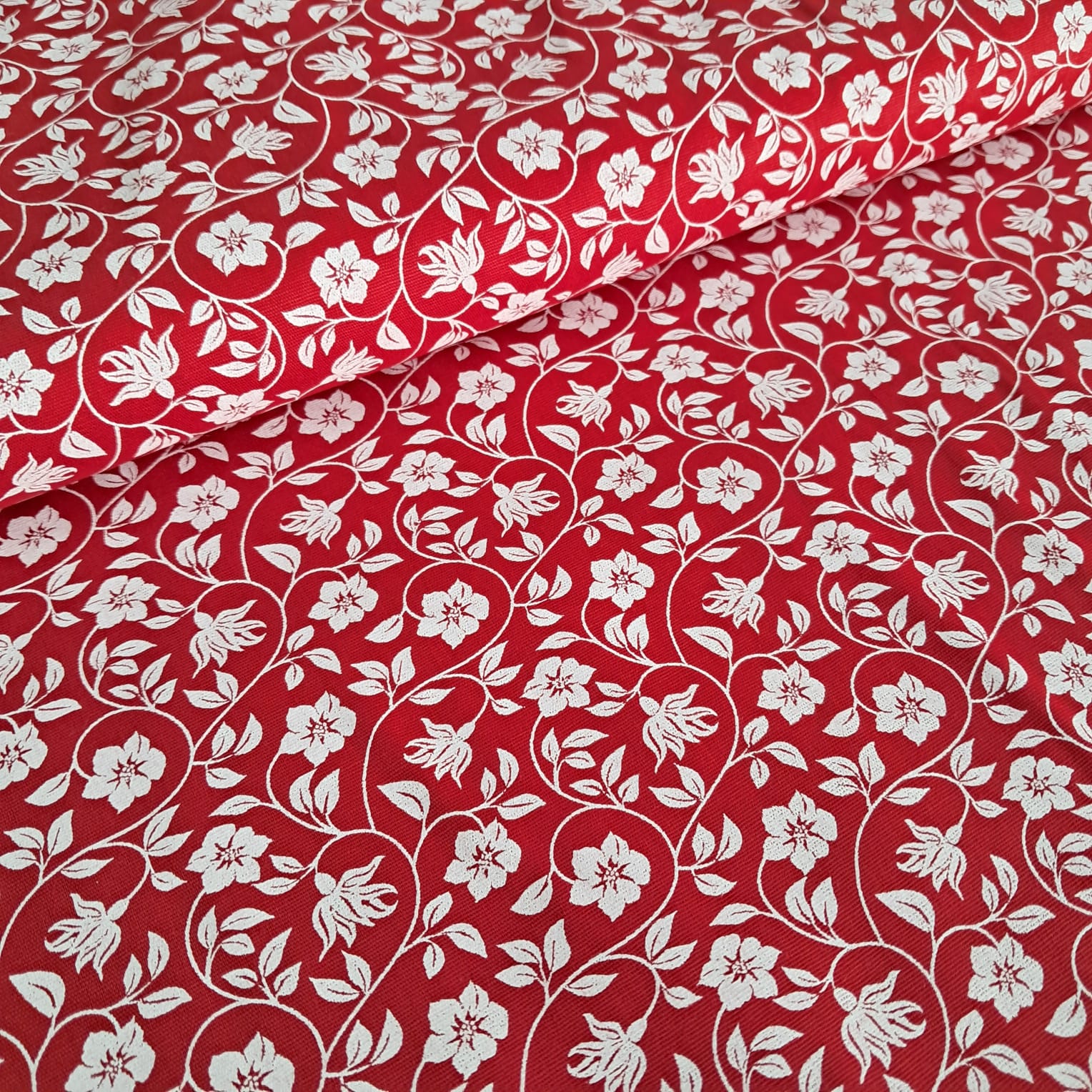 TECIDO TRICOLINE ESTAMPADO 100% ALGODÃO PERIPAN FLORAL BRANCO FD VERMELHO