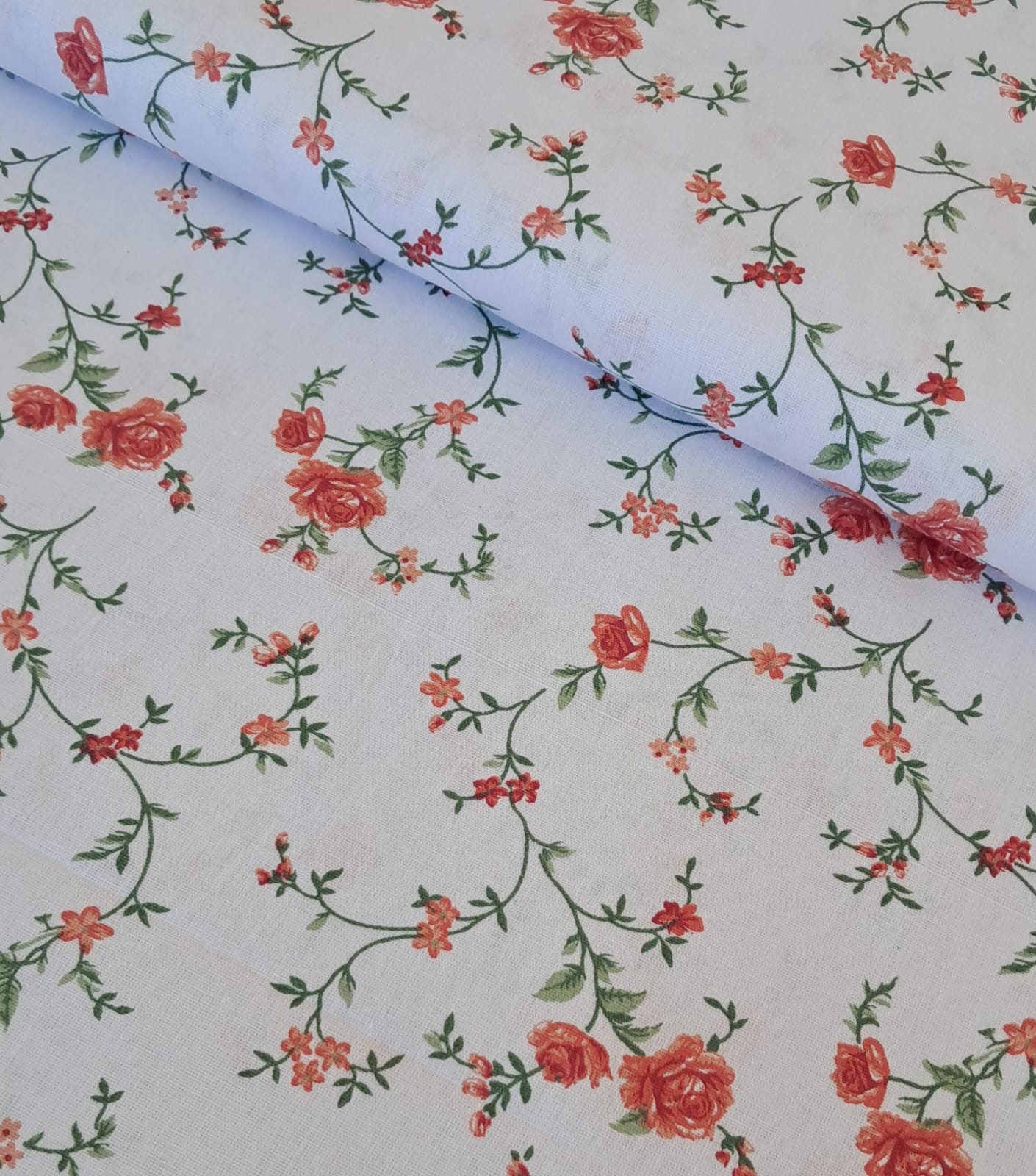 TECIDO TRICOLINE ESTAMPADO 100% ALGODÃO  RIMATEX FD BRANCO FLORAL VERMELHO 