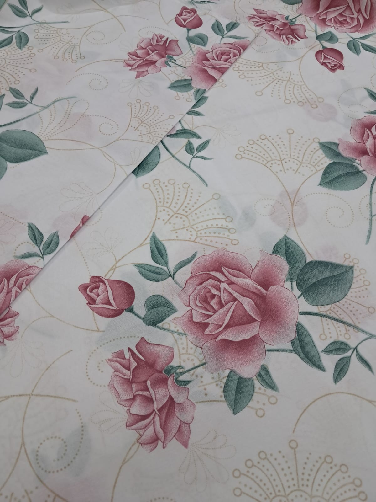 TECIDO PERCAL MISTO FLORAL ROSA  180FIOS 63% ALGODÃO E 37% POLIÉSTER