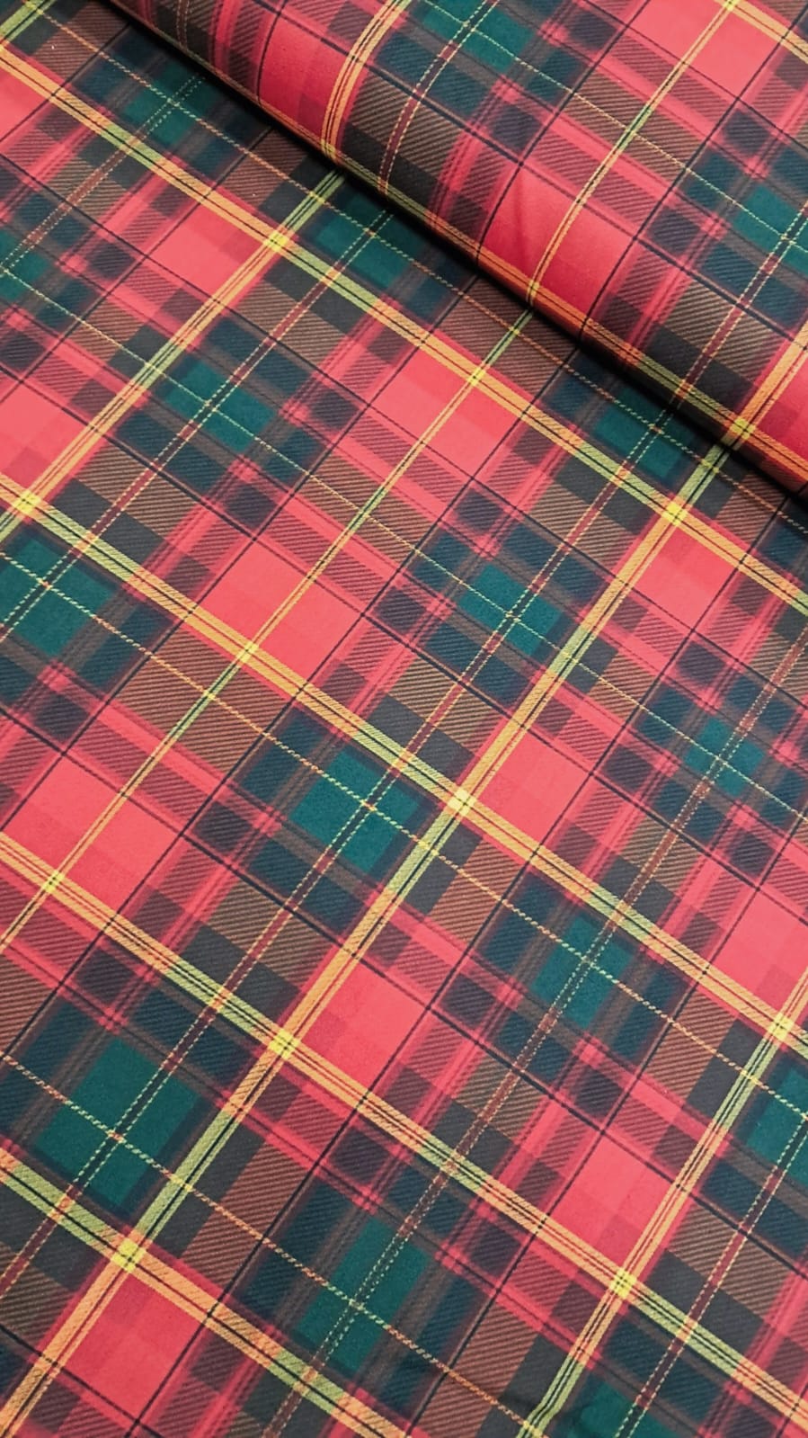 TECIDO TRICOLINE ESTAMPADO 100% ALGODÃO PERIPAN  NATAL DIGITAL XADREZ VERMELHO COM  DOURADO