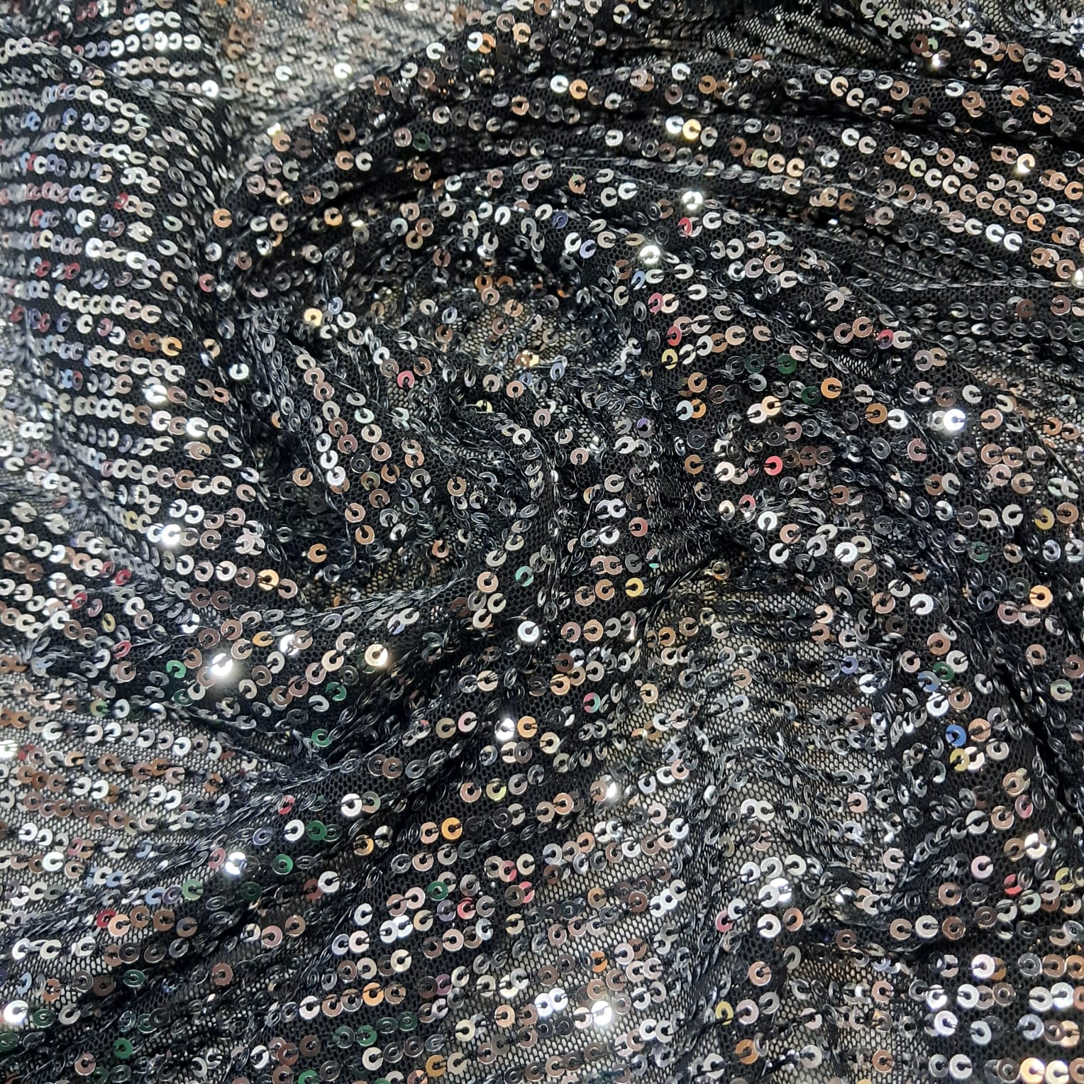 TECIDO TULE COM PAETÊ PRETO COM PRATA  98% POLIÉSTER 2% ELASTANO  - Cópia (1)