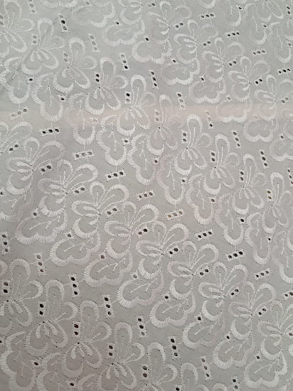 TECIDO LESE BORDADA COM BARRADO BRANCO NO BRANCO 