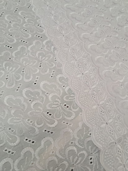 TECIDO LESE BORDADA COM BARRADO BRANCO NO BRANCO