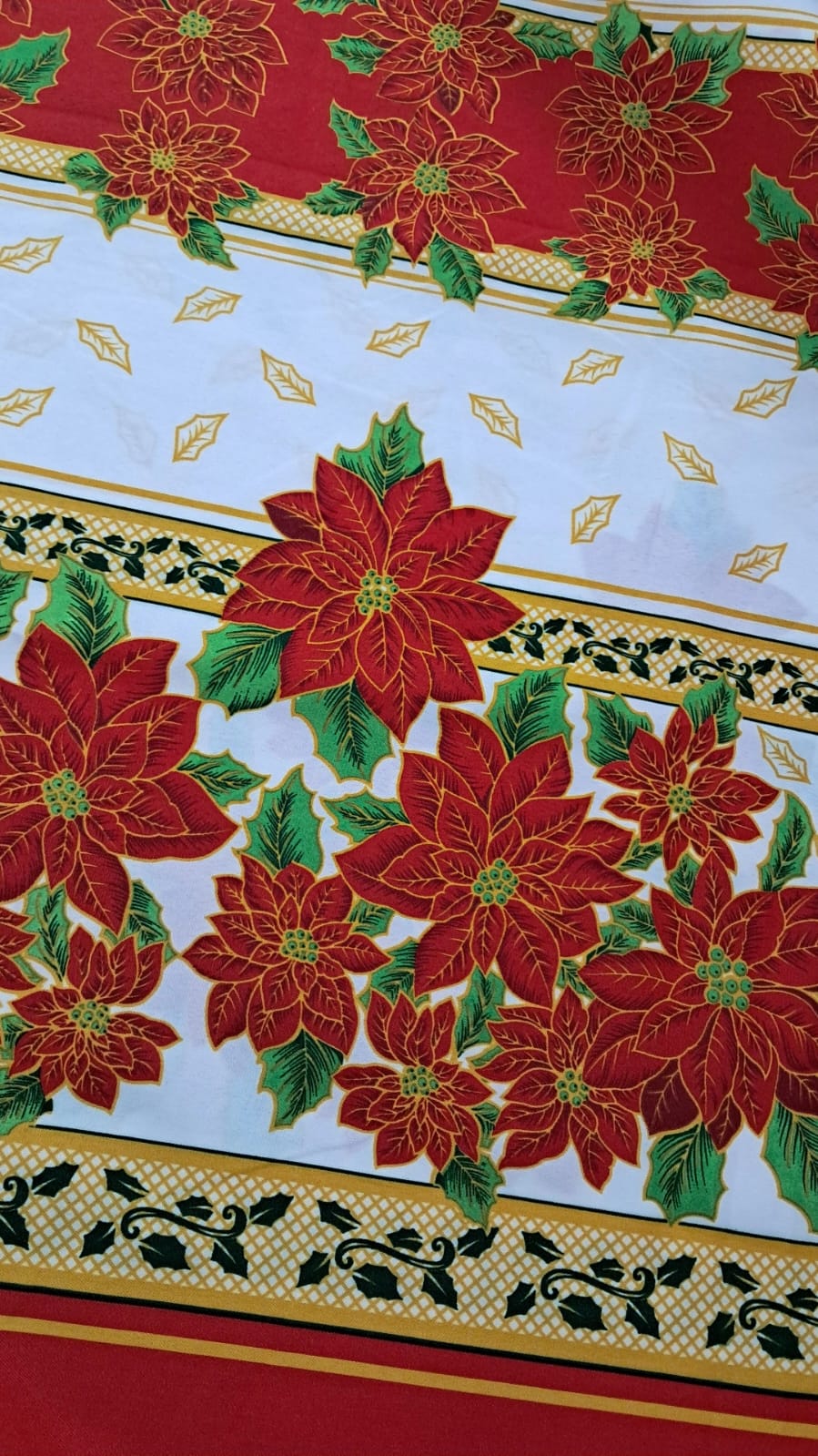 TECIDO OXFORD 100% POLIÉSTER ESTAMPADO NATAL  - FLORAL FD BRANCO